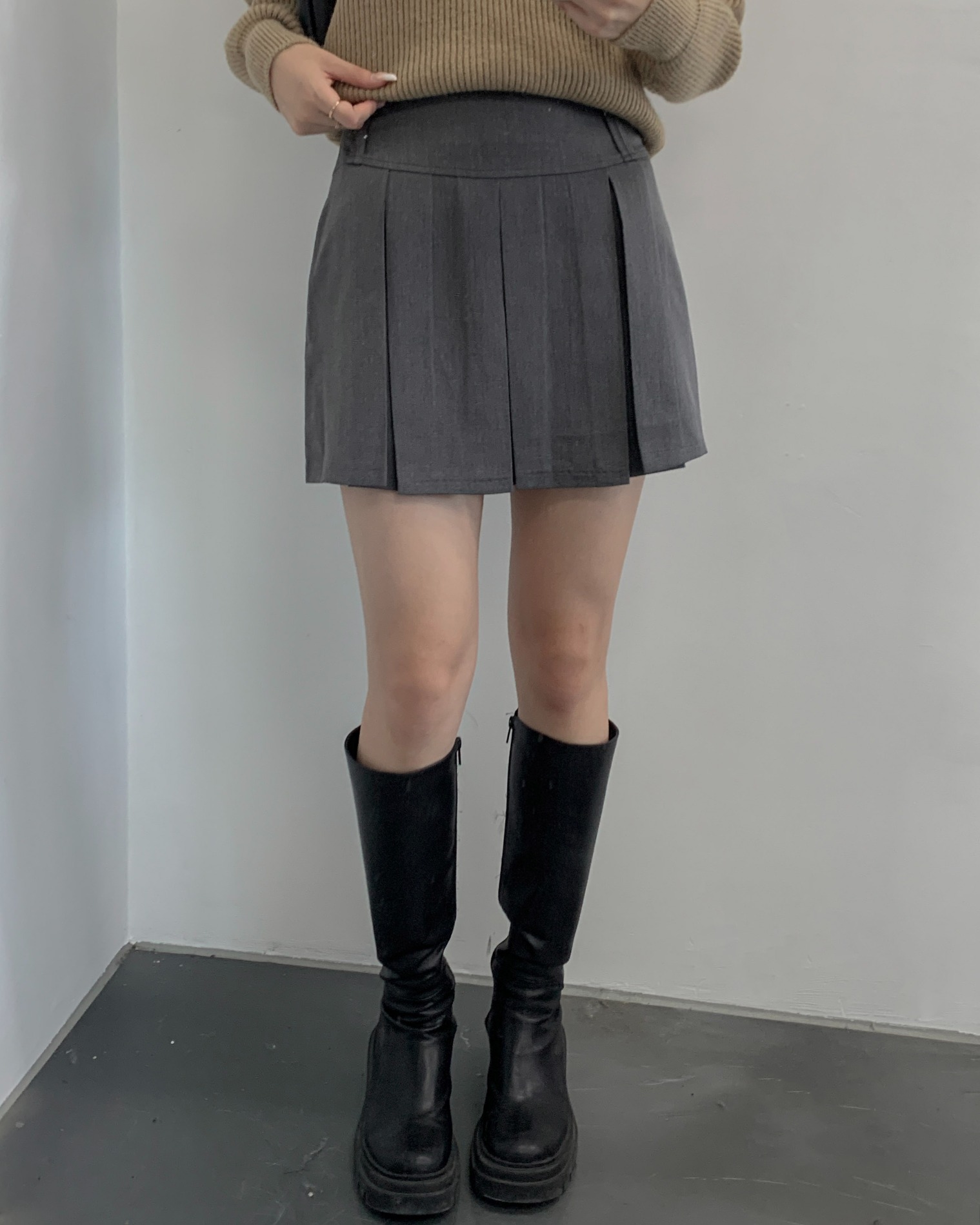 Minimal pleated skirt