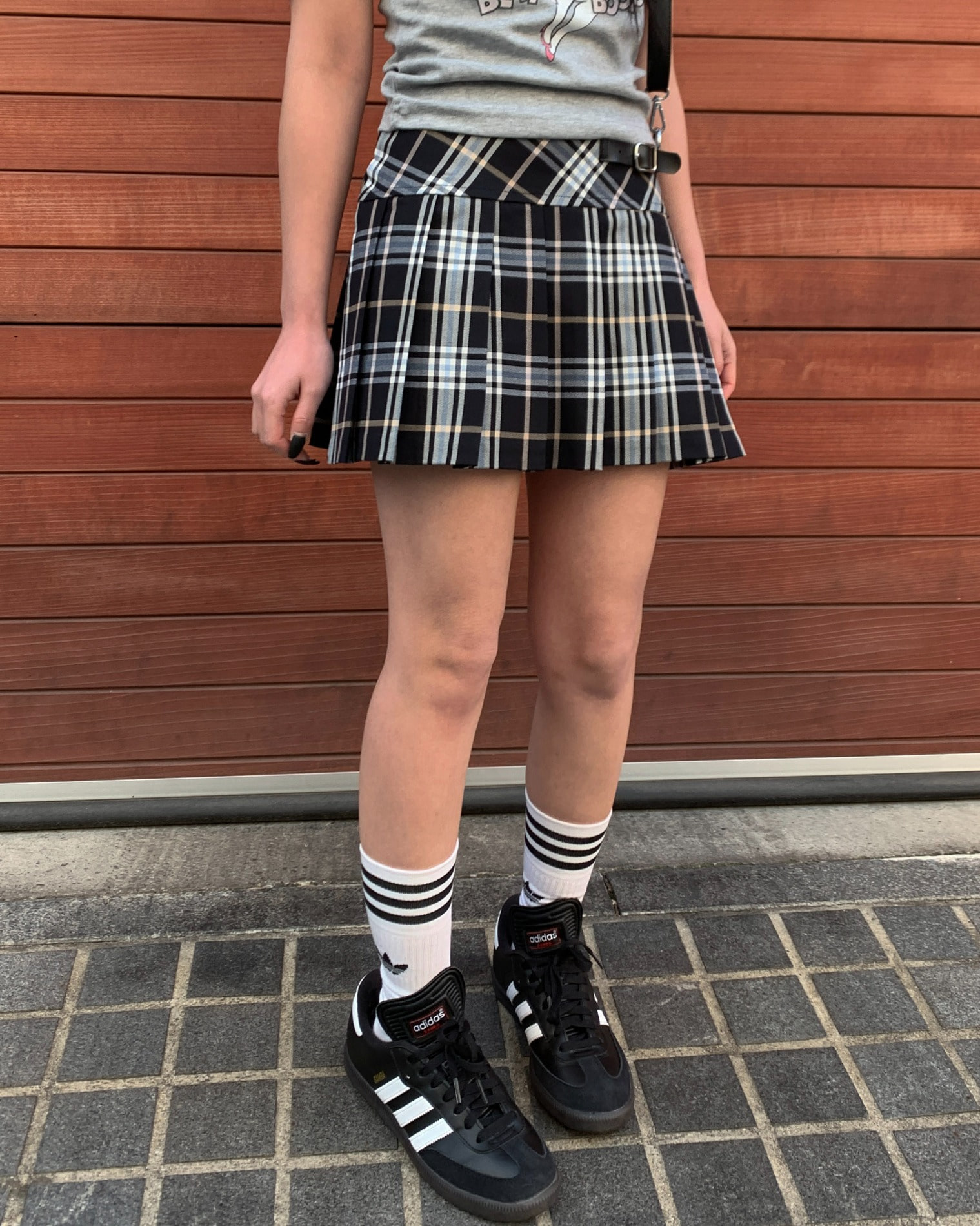 Buckle checker skirt