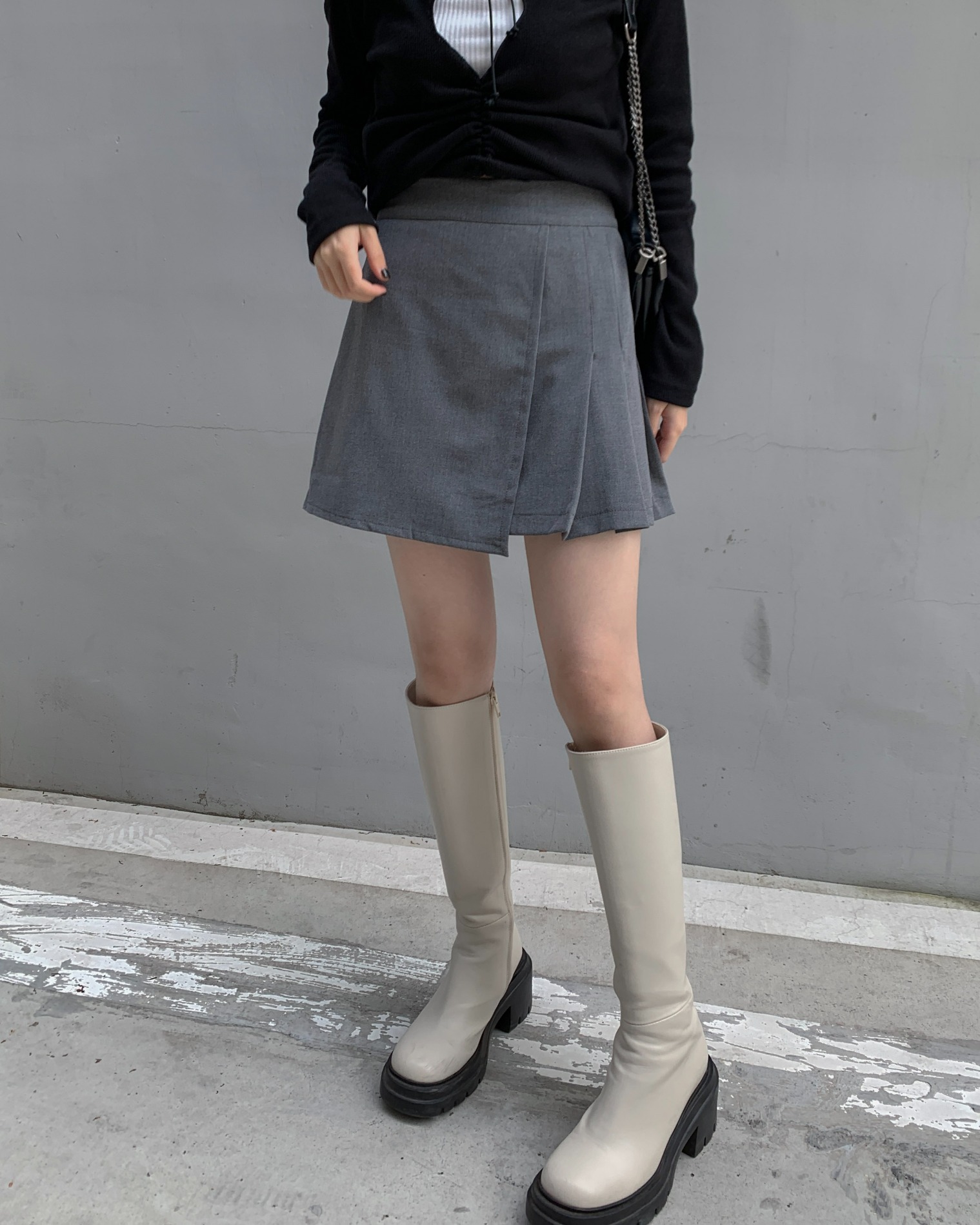 Side pleated skirt